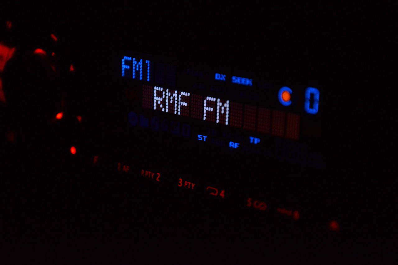 ¿Cómo crear o tener tu propia emisora FM?, la FCC te responde